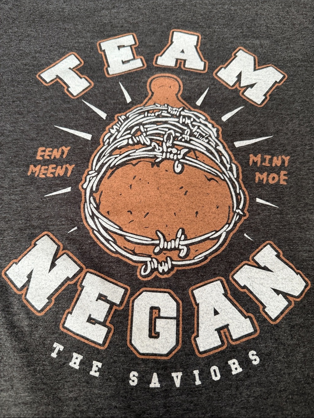 FOUR The Walking Dead t-shirts, Team Negan / various designs, size L NWT EUC GUC - Picture 3 of 13